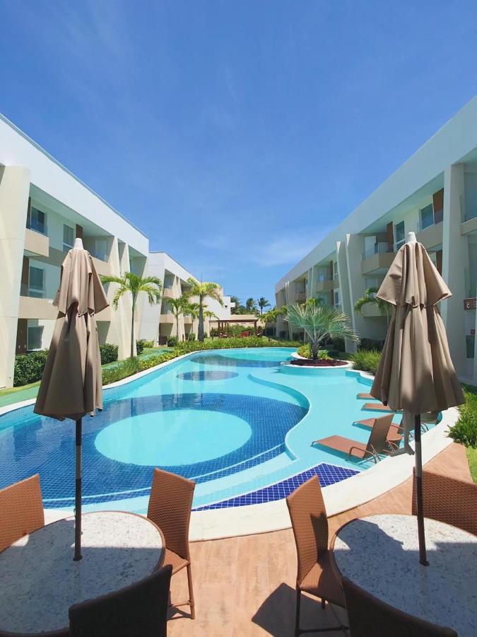 Porto Smeralda Village: Beachfront Retreat in Guarajuba Exterior photo