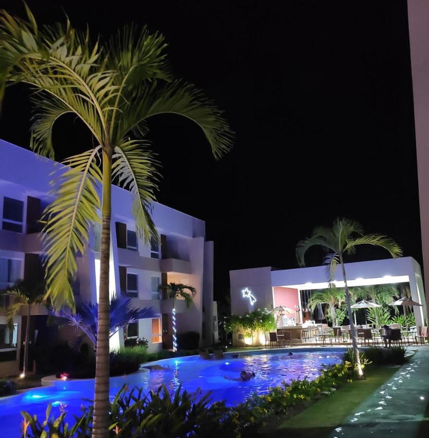Porto Smeralda Village: Beachfront Retreat in Guarajuba Exterior photo